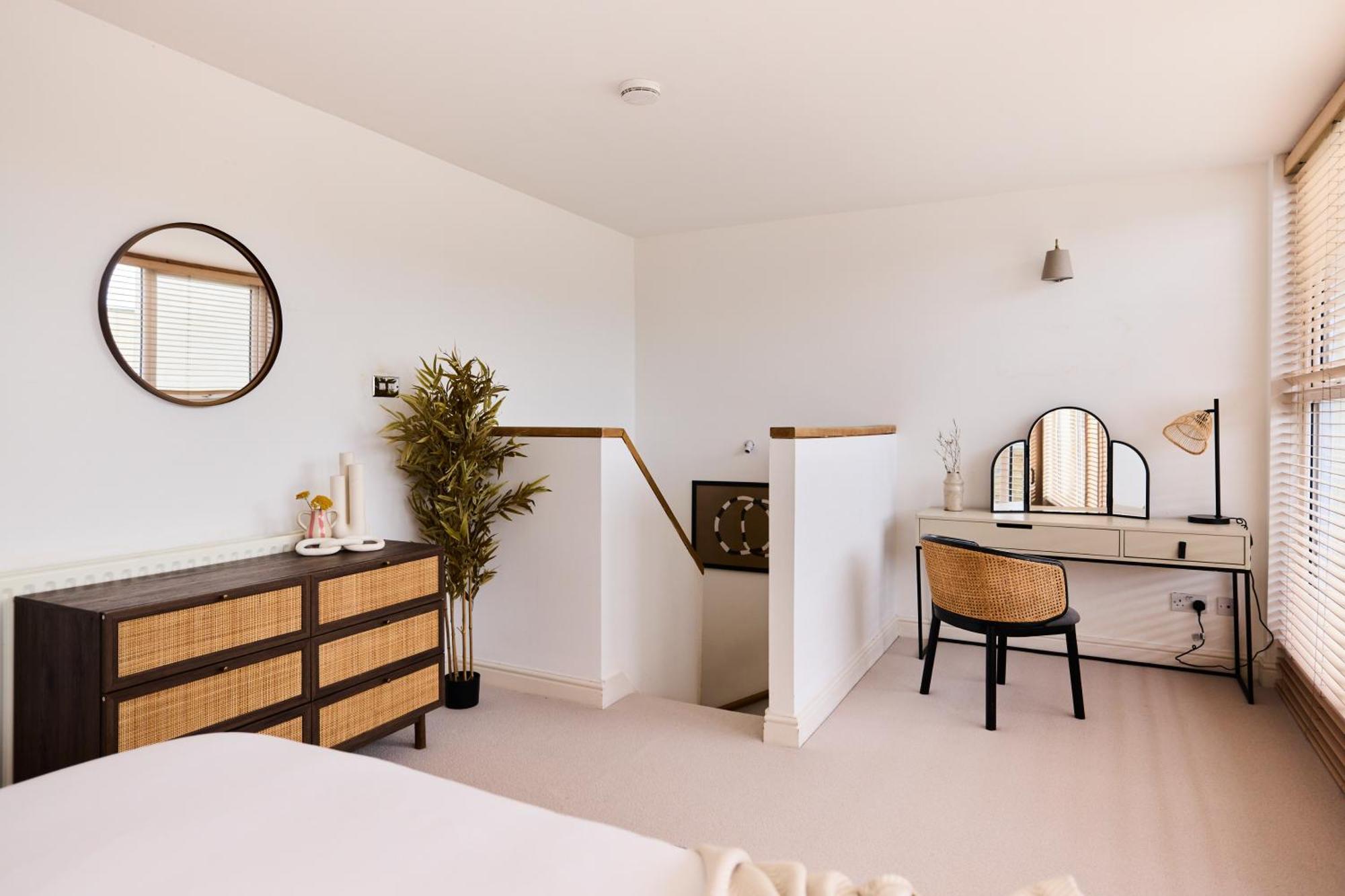 The Wray Crescent Hideout - Stylish 4bdr With Parking Londra