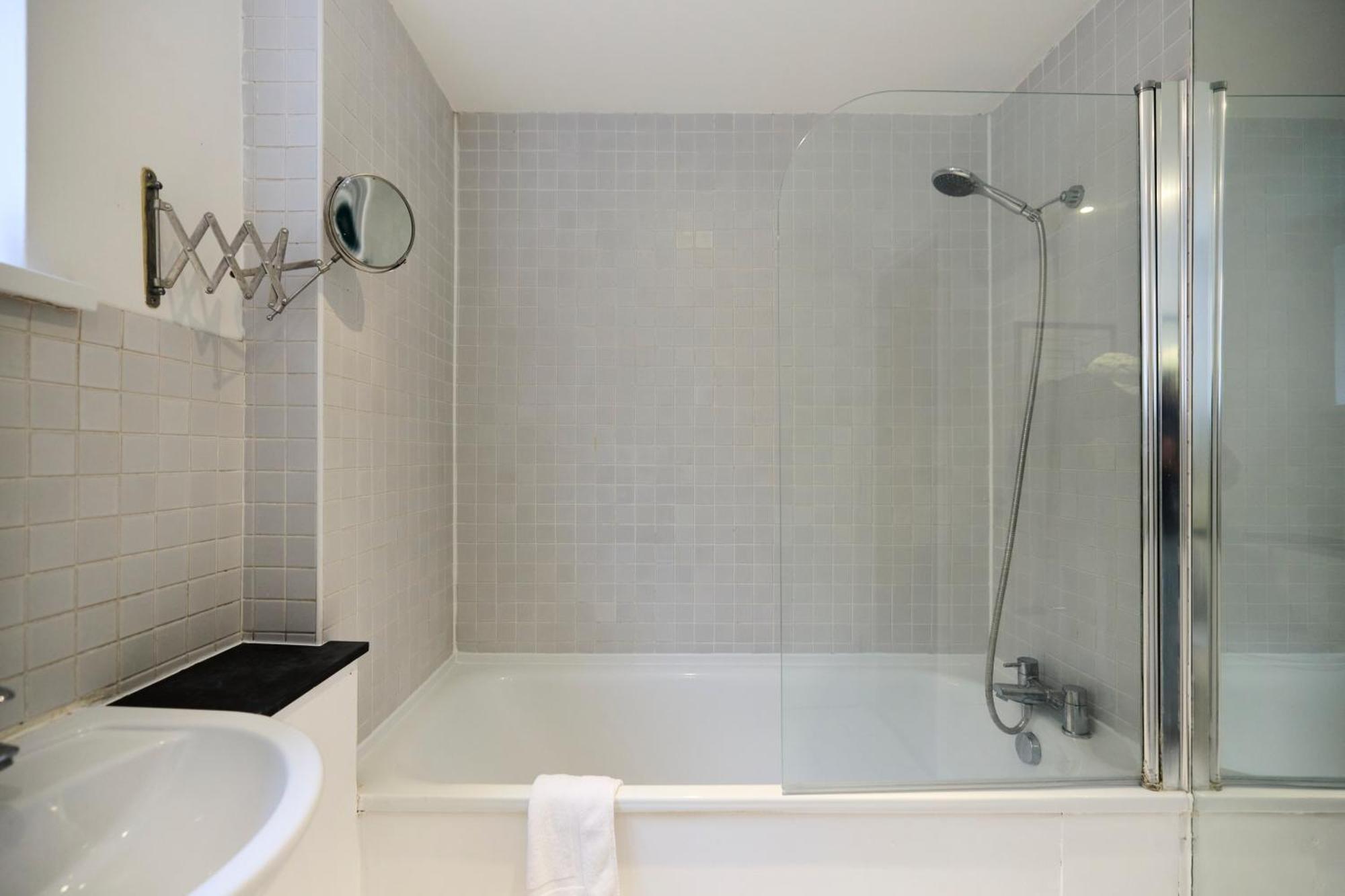 The Wray Crescent Hideout - Stylish 4bdr With Parking Appartamento