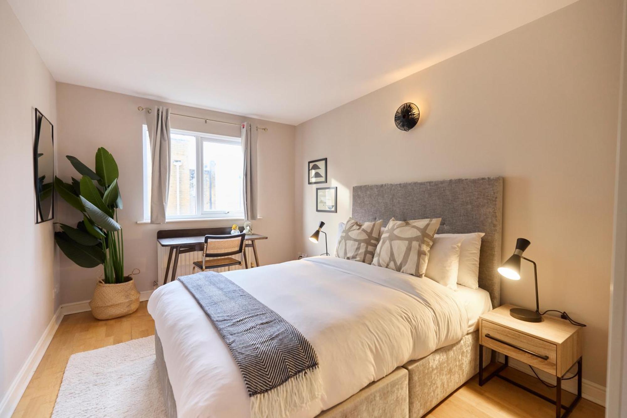 The Wray Crescent Hideout - Stylish 4bdr With Parking * Londra
