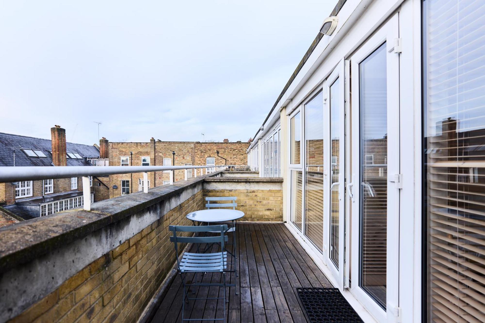 The Wray Crescent Hideout - Stylish 4bdr With Parking Londra